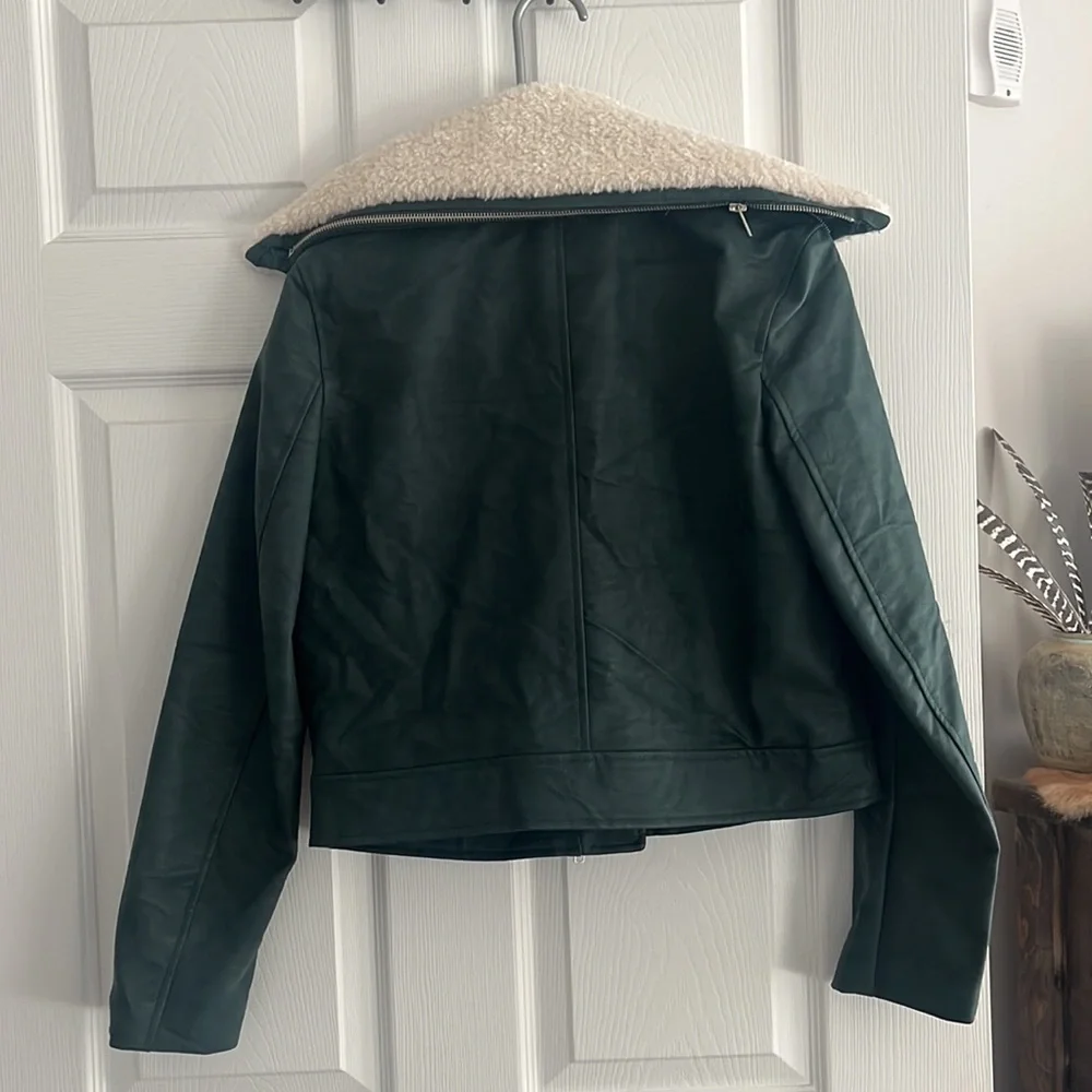 Gianni Bini (M) Green Faux Leather Jacket w/ faux fur collar - Picture 2 of 2